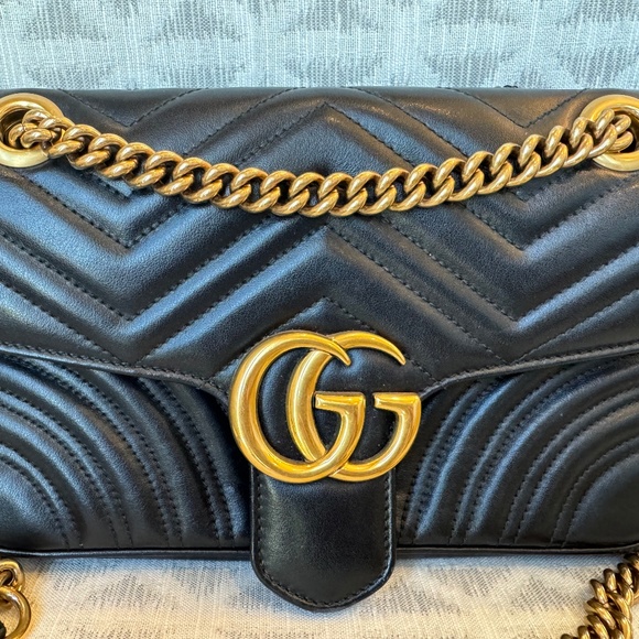 COPY - Gucci GG MARMONT SMALL SHOULDER BAG - Picture 2 of 8